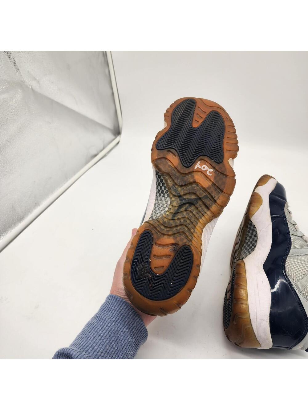 Air Jordan 11 Retro Low Georgetown Navy White Gum Mens Size 12 528895-407 - Picture 3 of 8